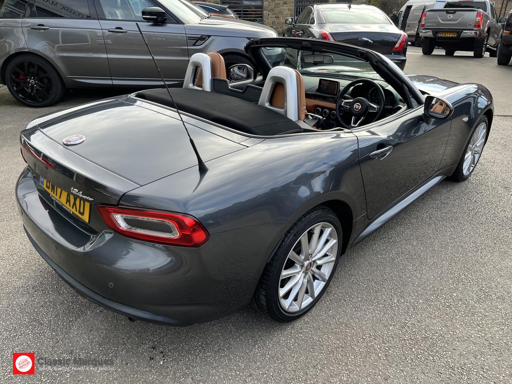 Fiat 124 Spider 1.4 MultiAir Lusso Plus Convertible 2dr Petrol Euro 6 (140 ps)