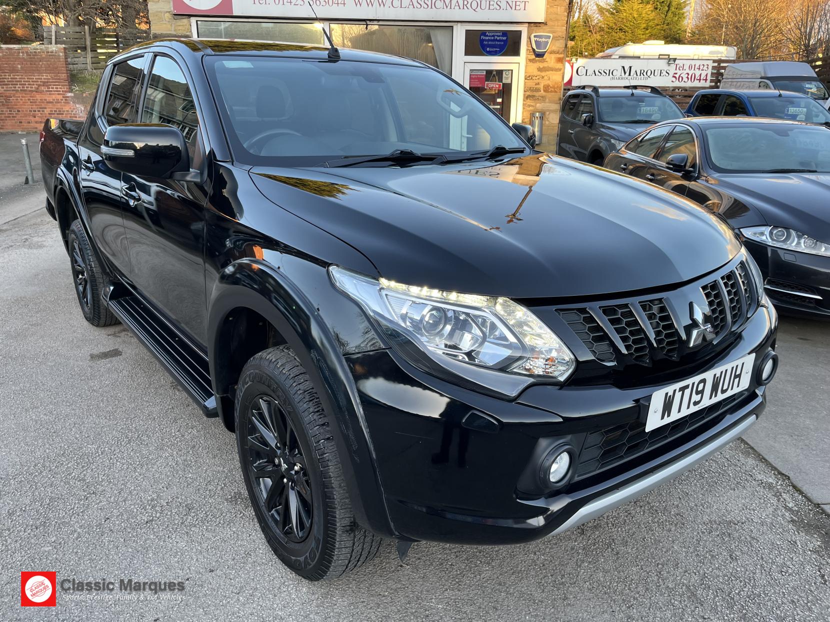 Mitsubishi L200 2.4 DI-D DC Challenger Pickup Double Cab 4dr Diesel Manual 4WD Euro 6 (181 ps)