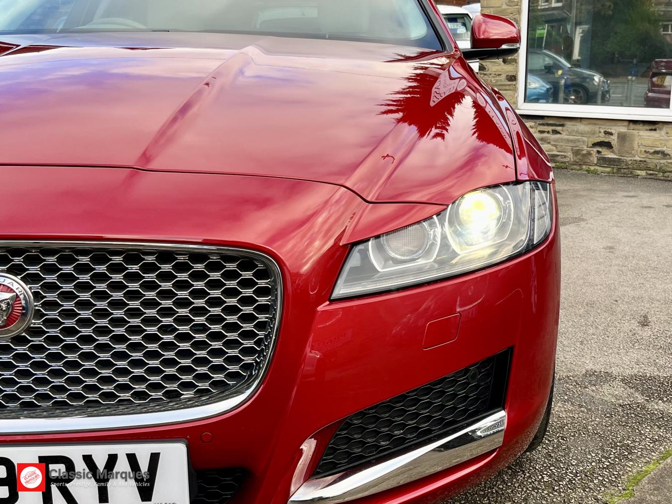 Jaguar XF 2.0d Portfolio Saloon 4dr Diesel Auto Euro 6 (s/s) (180 ps)