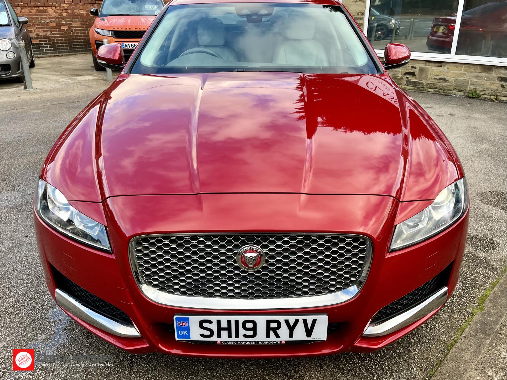 Jaguar XF 2.0d Portfolio Saloon 4dr Diesel Auto Euro 6 (s/s) (180 ps)