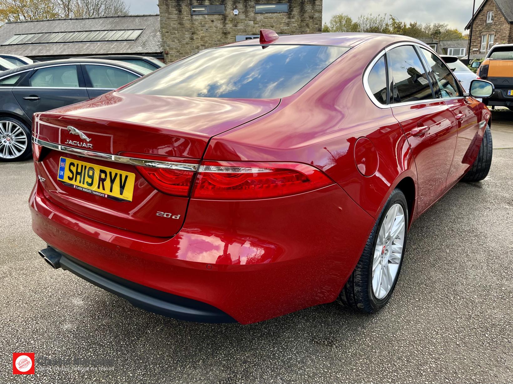 Jaguar XF 2.0d Portfolio Saloon 4dr Diesel Auto Euro 6 (s/s) (180 ps)