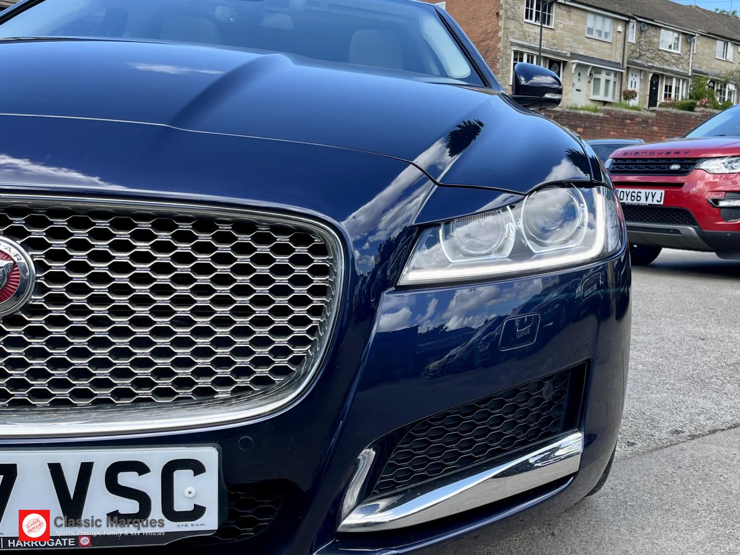 Jaguar XF 3.0d V6 Portfolio Saloon 4dr Diesel Auto Euro 6 (s/s) (300 ps)