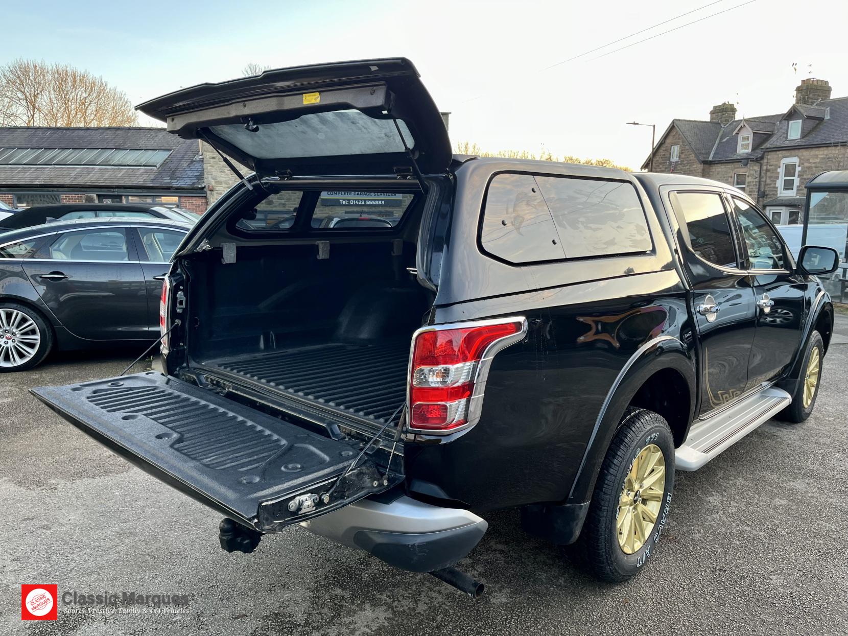 Mitsubishi L200 2.4 DI-D DC Barbarian Pickup Double Cab 4dr Diesel Manual 4WD Euro 6 (178 ps)