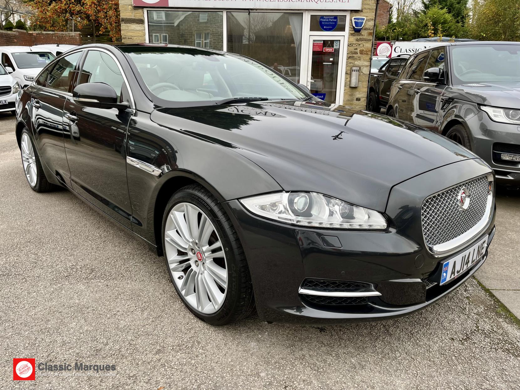 Jaguar XJ 3.0d V6 Portfolio Saloon 4dr Diesel Auto Euro 5 (s/s) (275 ps)