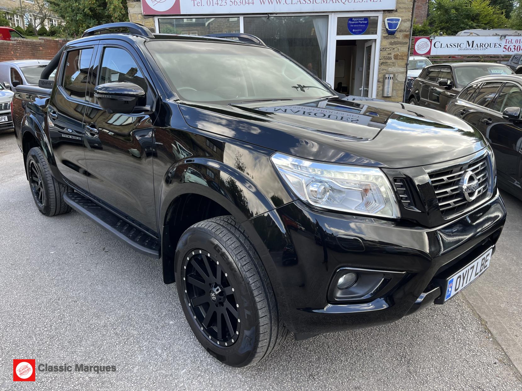 Nissan Navara 2.3 dCi Tekna Pickup 4dr Diesel Auto 4WD Euro 6 (190 ps)