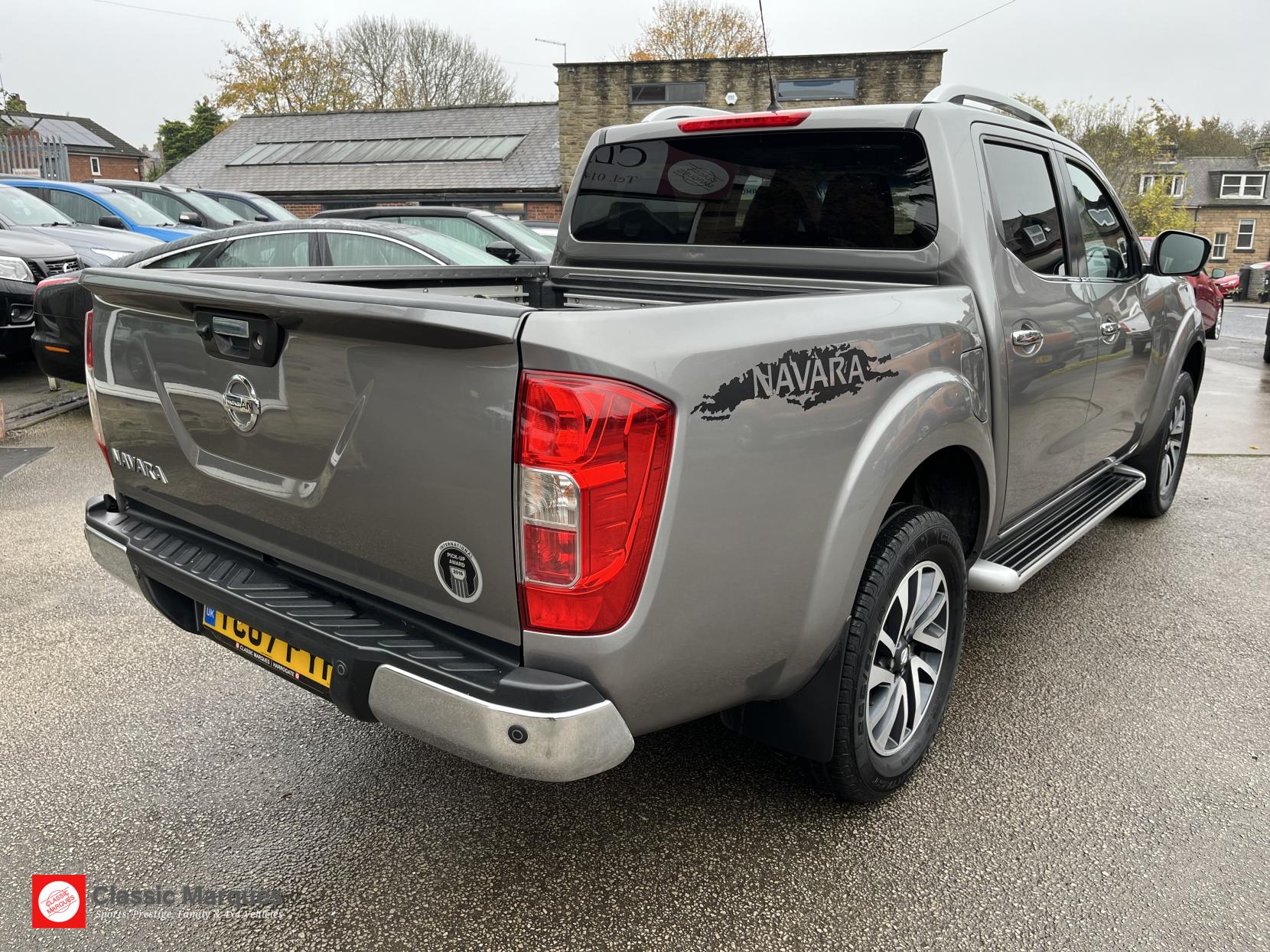 Nissan Navara 2.3 dCi Tekna Pickup Double Cab 4dr Diesel Manual 4WD Euro 6 (s/s) (190 ps)