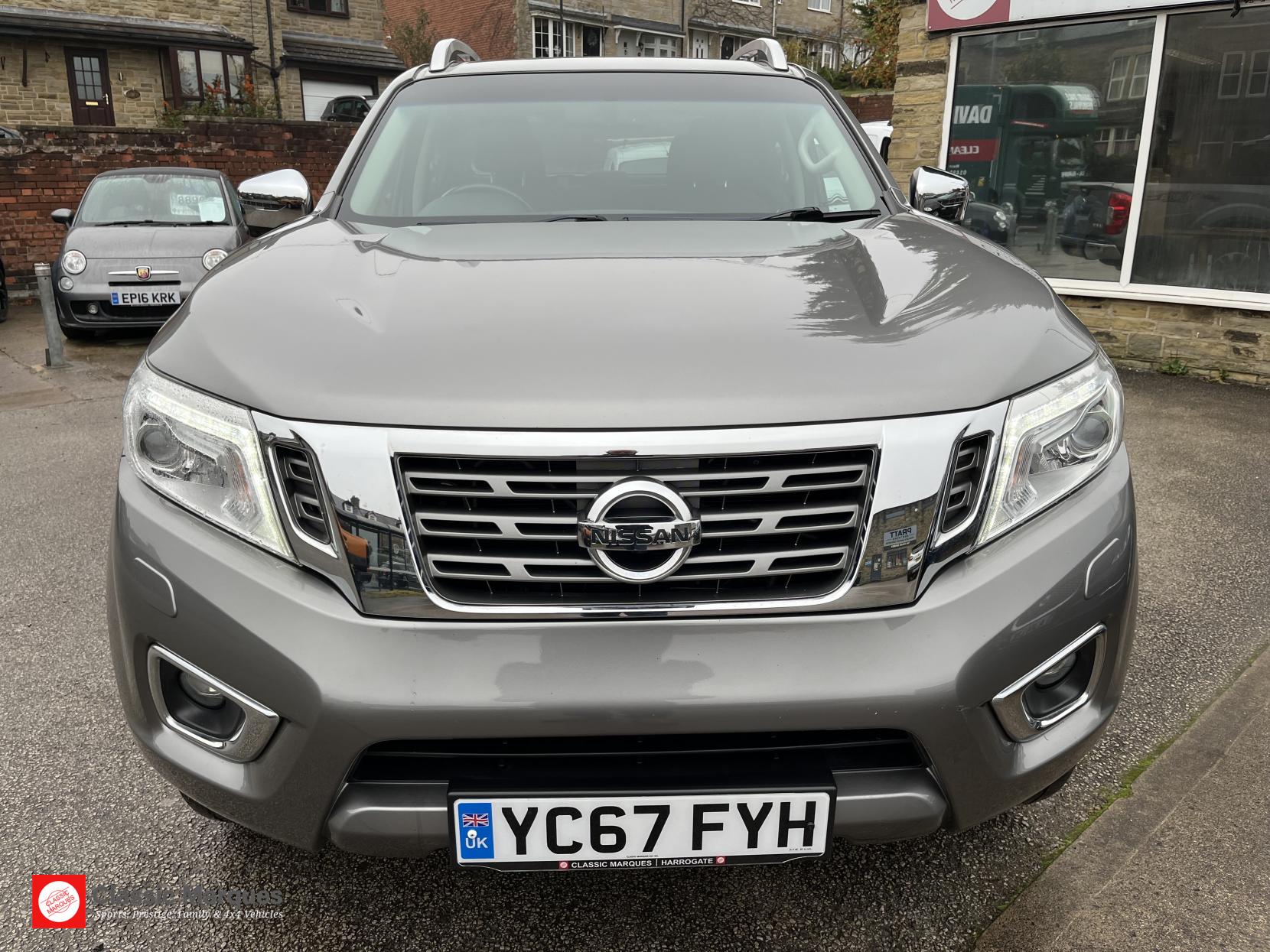 Nissan Navara 2.3 dCi Tekna Pickup Double Cab 4dr Diesel Manual 4WD Euro 6 (s/s) (190 ps)